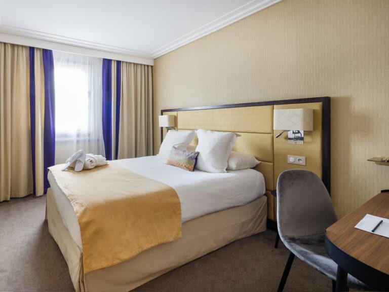 hotel-paris-neuilly-chambre-classique-gold